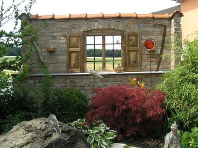 Mauer-Fenster.jpg